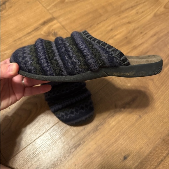 Taos Knit Patterned Slip ons size 7 - Picture 4 of 8